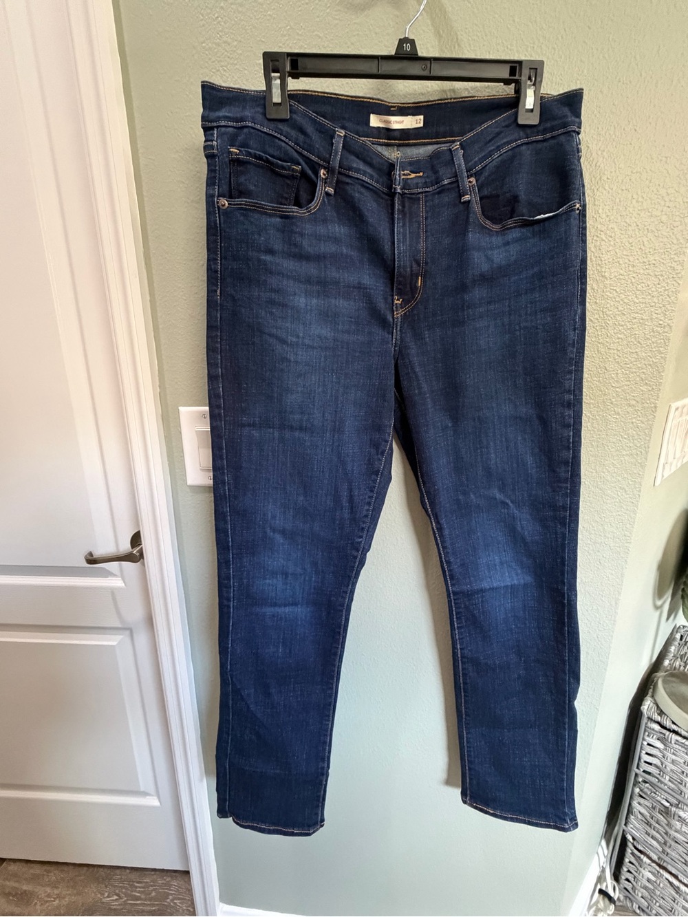 Women's Levi Jeans